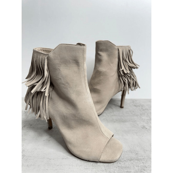Vince Camuto Booties Size 5 Tan Suede Fringe Stiletto Heels Peep Toe - Picture 4 of 8